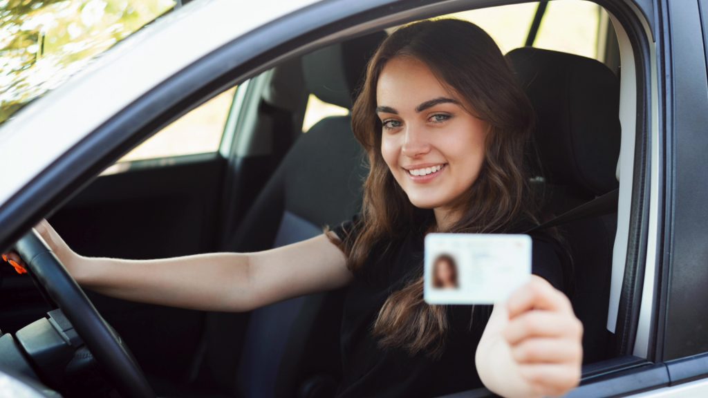 le permis de conduire est nécessaire pour la plupart des véhicules comme les voitures, poids lourds, autocars, motos, scooter...