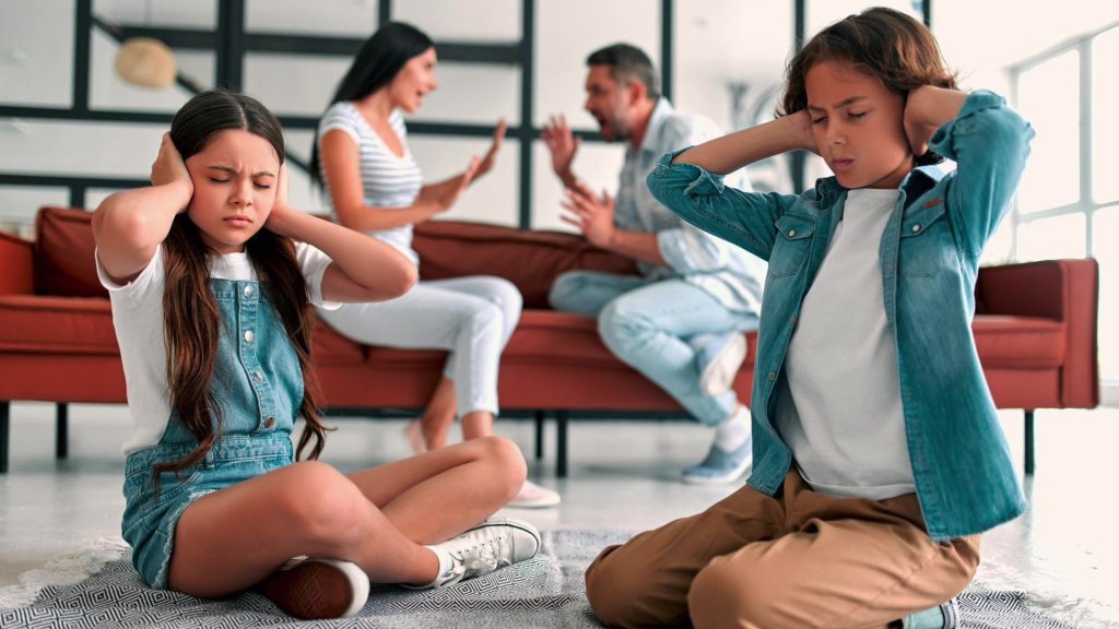 un environnement familial ou social toxique, peut nuire à la réussite des personnes qui y vivent